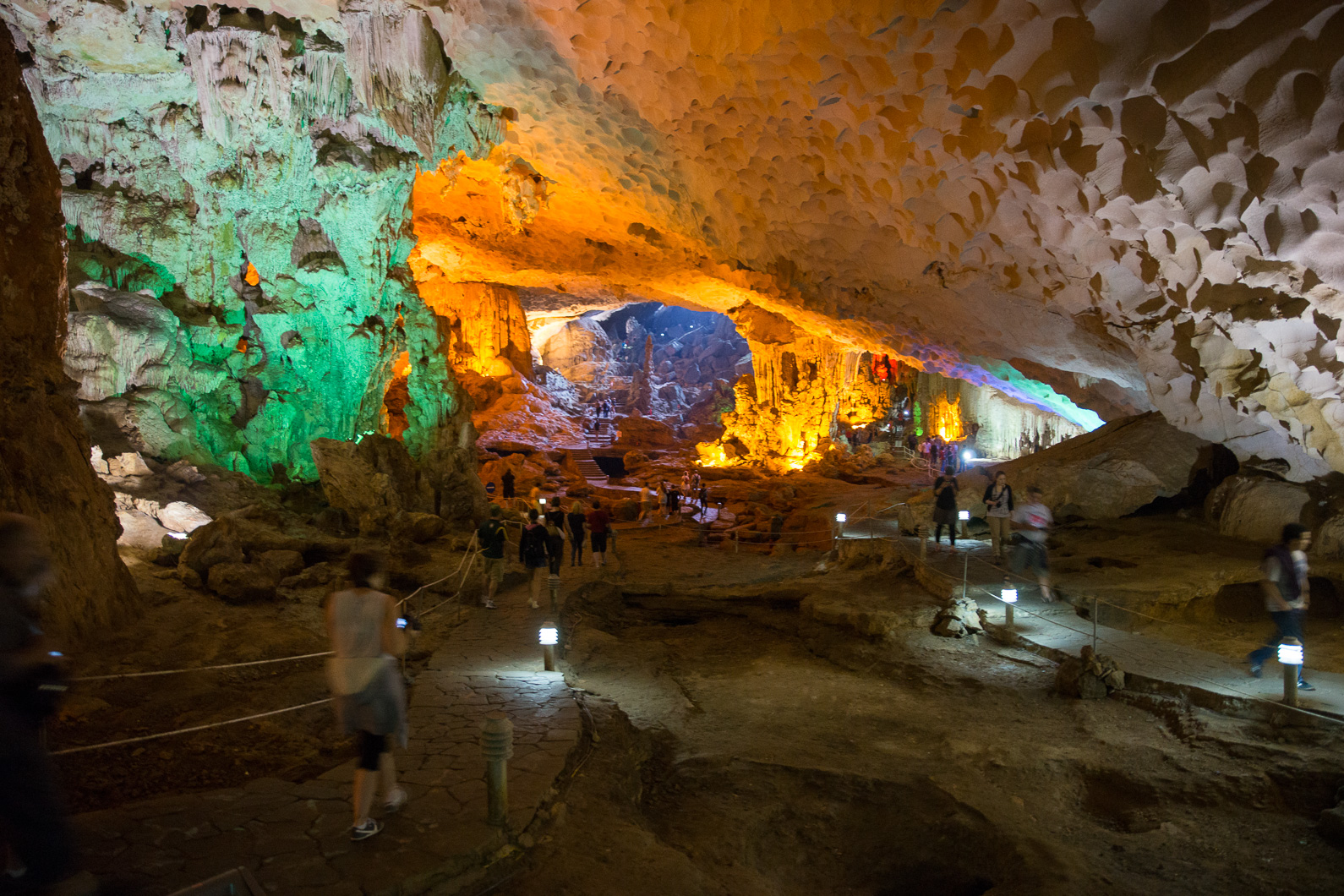 20141111 154533 Sung Sot Höhle in der Halong Bucht
